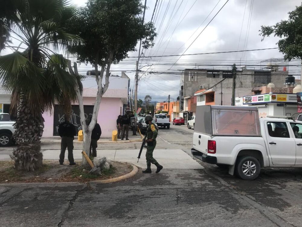 En fuerte operativo, catean vivienda de agente de la FGR, en Av. Muñoz - El  Radar.mx