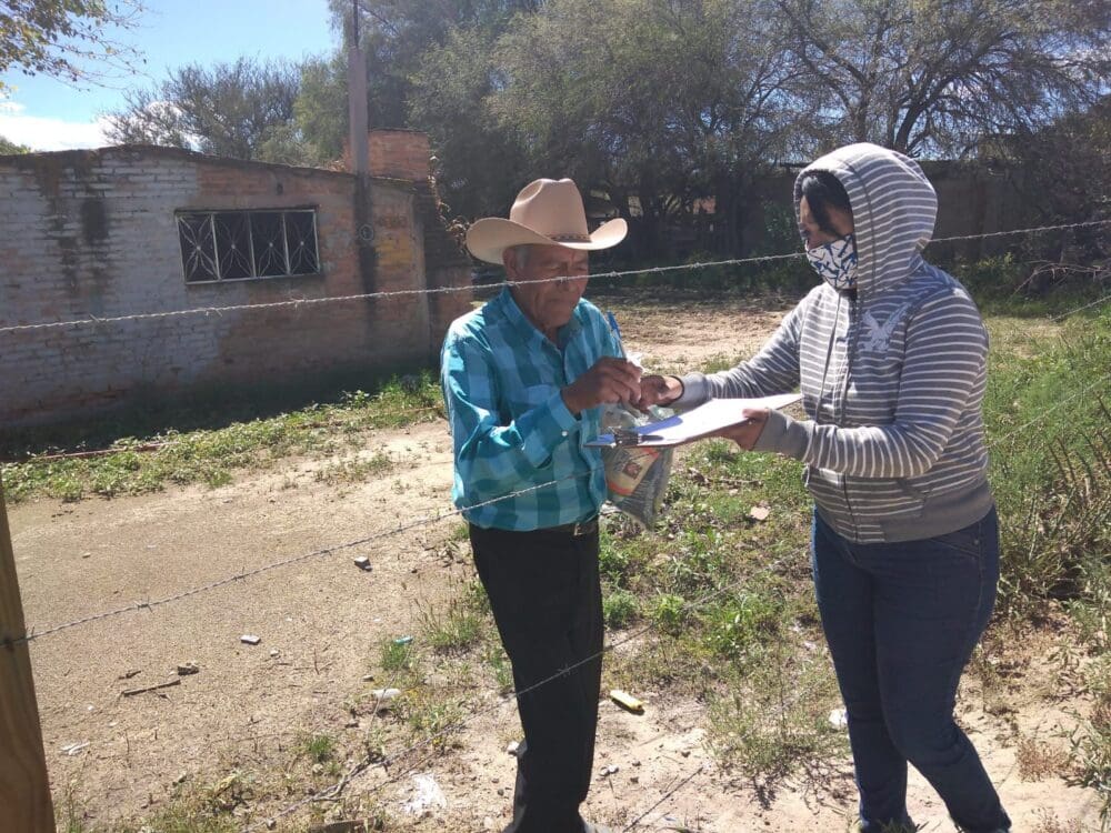 Alcaldesa de Soledad, entrega despensas básicas a familias de ...